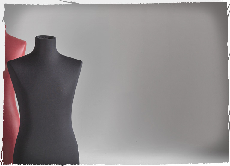 Un busto Tailor's N.Y. rivestito con un tessuto nero